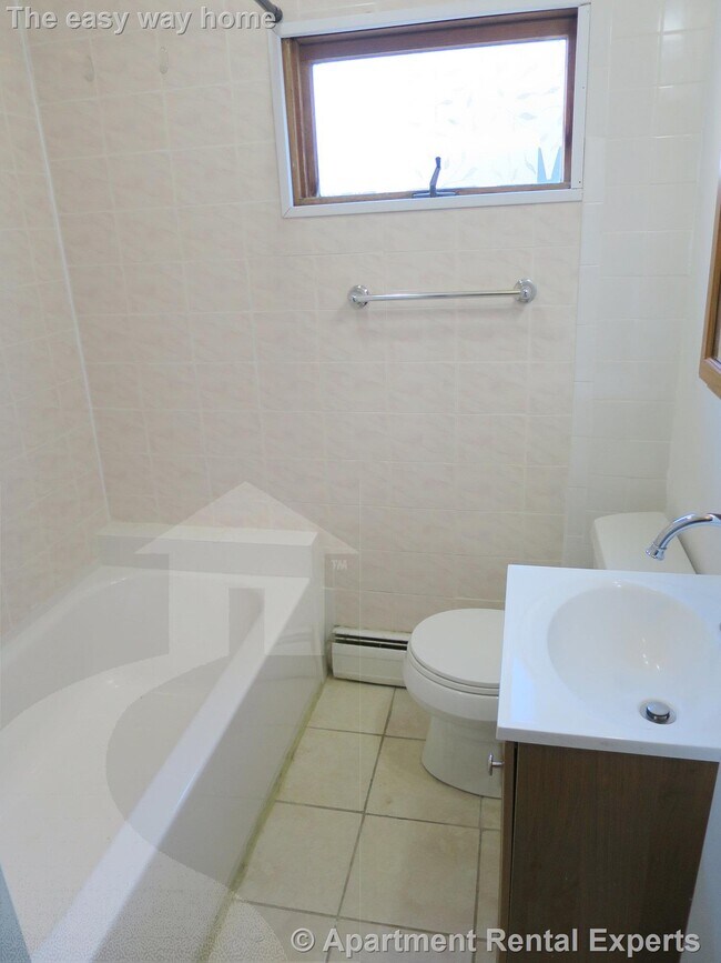 Building Photo - 741 Somerville Ave