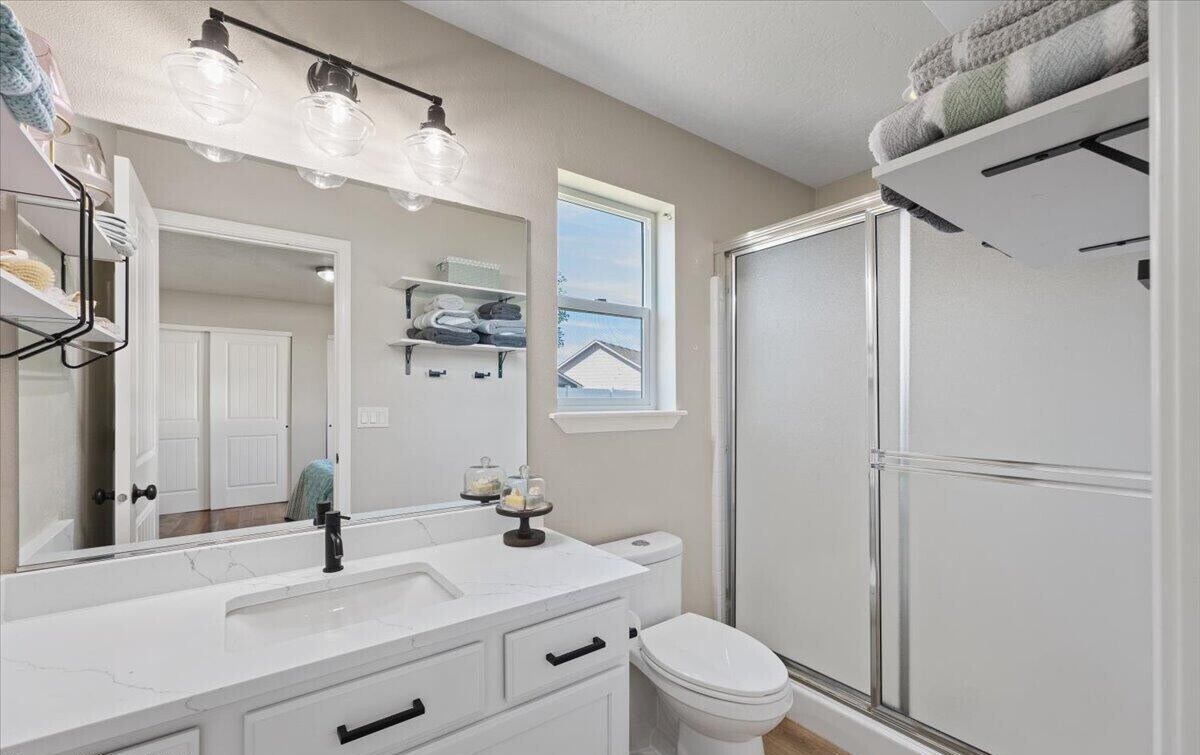 Master Bedroom - 3040 W Dumont Dr