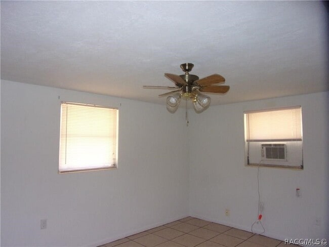 Building Photo - 28 N Davis St