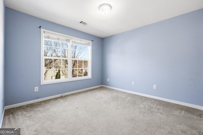 Building Photo - 5440 Village View Ln SW