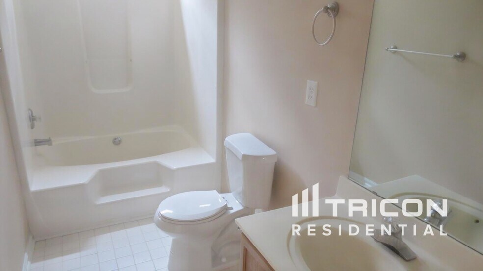Building Photo - 7447 Edenberry Way