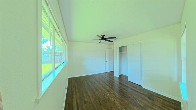 Building Photo - 4322 Tavenor Ln