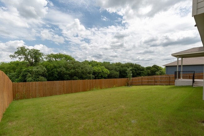 Building Photo - Beautiful 4/BR 2.5/BA Home Backing to Green Space in Pflugerville