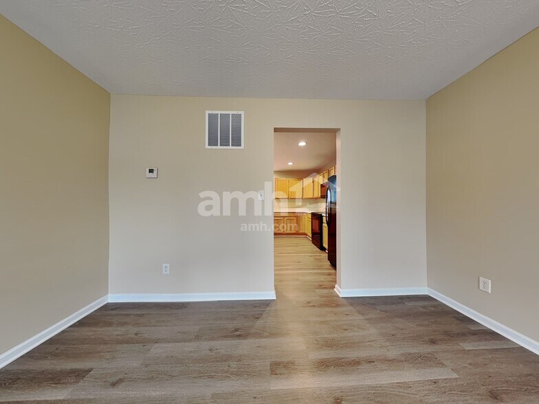 Building Photo - 10 Hunterbrook Ct