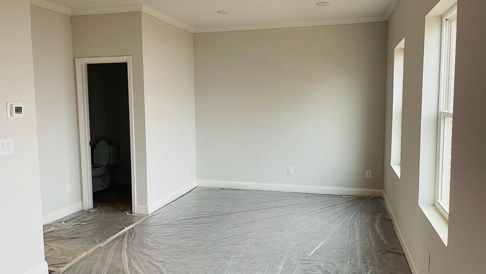 Building Photo - 161 Jameson Dr