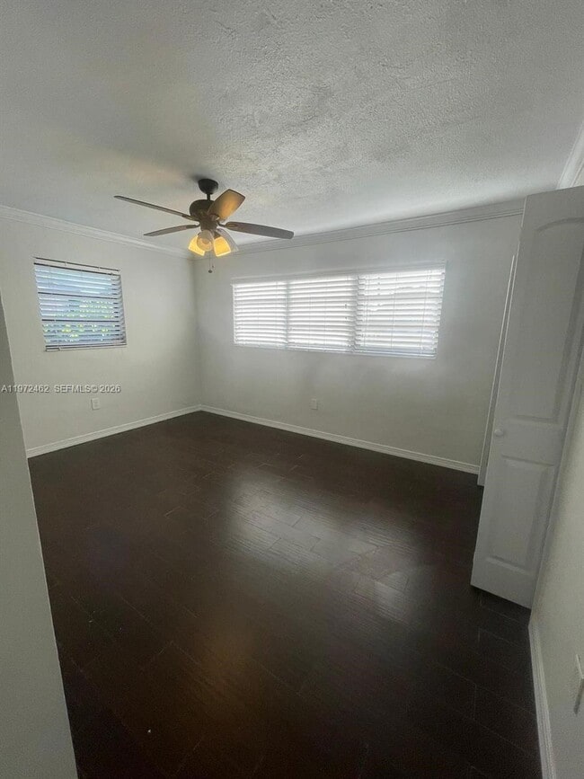 Building Photo - 2813 Bahama Dr