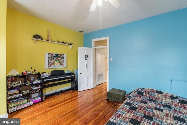 Building Photo - 206 S 43rd St