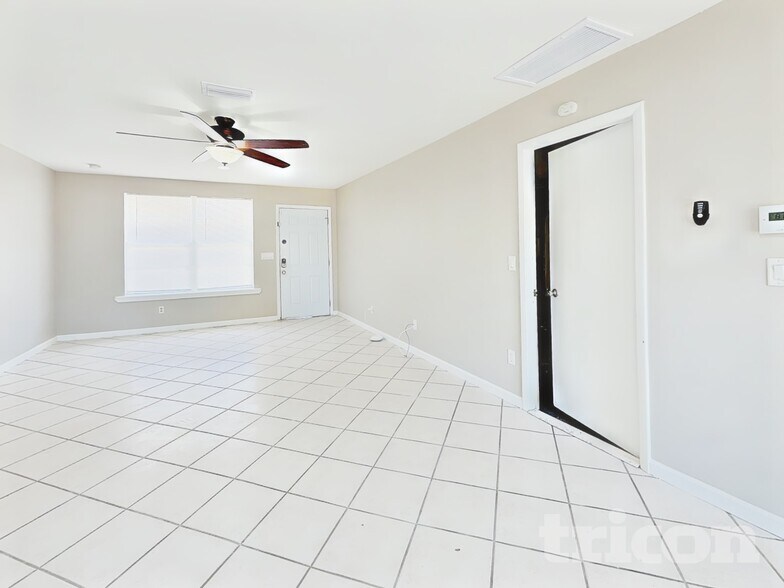 Building Photo - 5513 3rd Avenue Plaza W