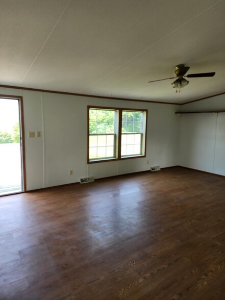 Building Photo - 475 Cold Spring Rd