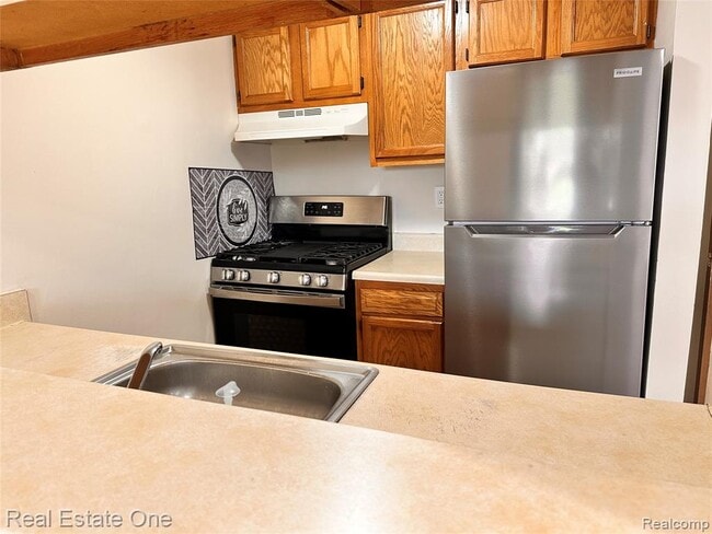 Building Photo - 35253 Turner Dr