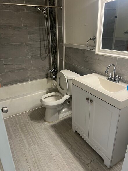 Building Photo - 3106 Harbor Blvd