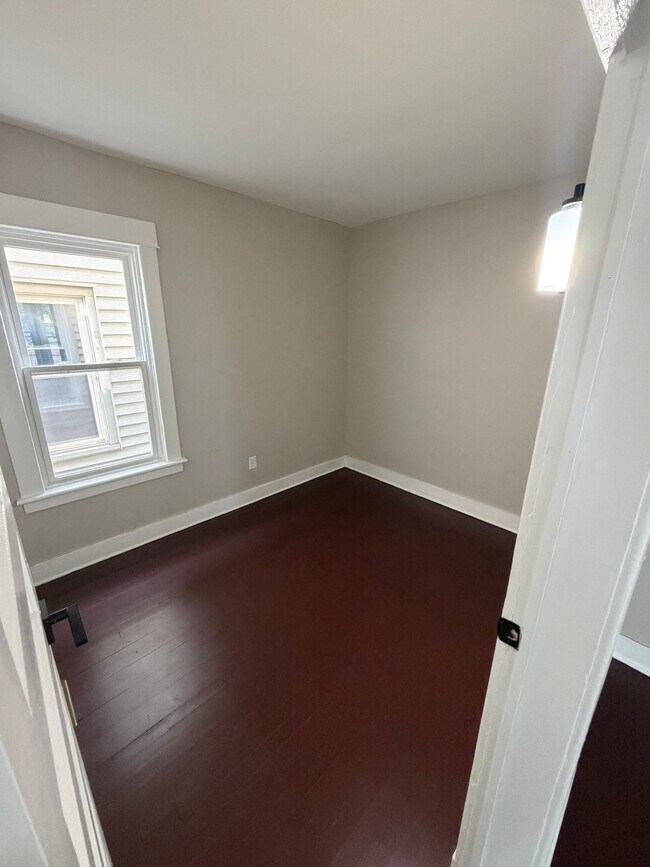 Building Photo - 1328 9th Ave