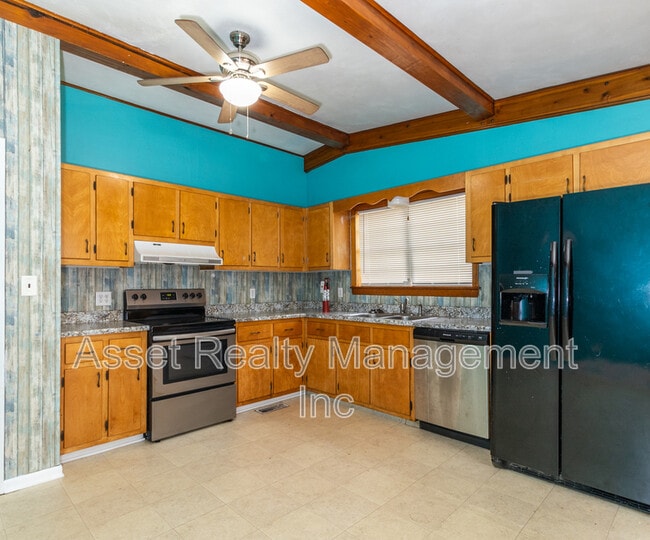 Building Photo - 630 Colonial Dr
