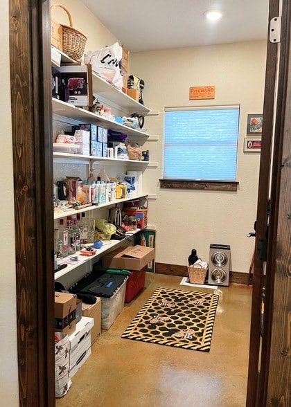 Building Photo - 6601 Rash Ct