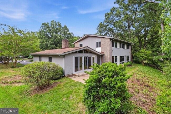 Building Photo - 8804 Mansion Farm Pl