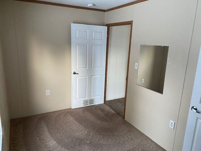 Building Photo - 3 Bedrooms, 1 Bathroom in Pequot Terrace Trailer Park Lot A20, Pequot Lakes, MN