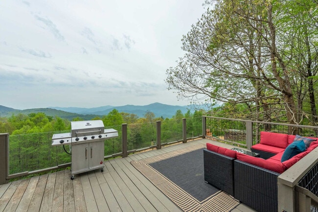 Building Photo - 36 Randall Dr