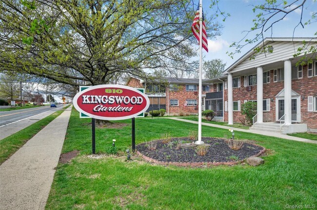 Building Photo - 810 Blooming Grove Turnpike