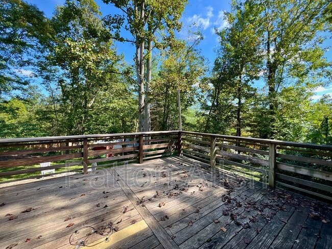 Building Photo - 3 Mt Royal Dr