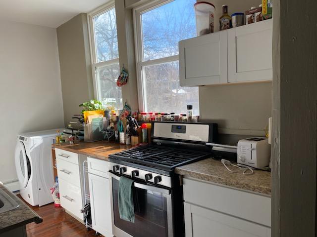 5 Burner gas stove - 523 E State St