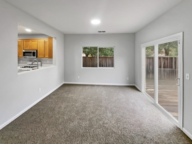 Building Photo - 4455 Meadow Valley Cir