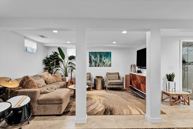 Building Photo - 1815 New Britain Ave