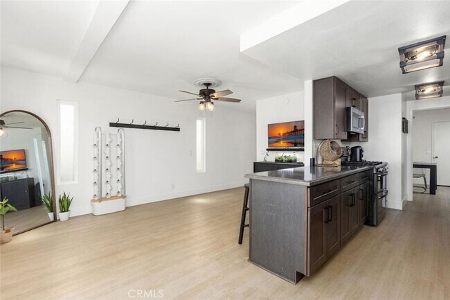 Building Photo - 222 17th St