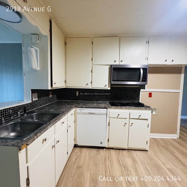 Building Photo - 2919 Avenue G-