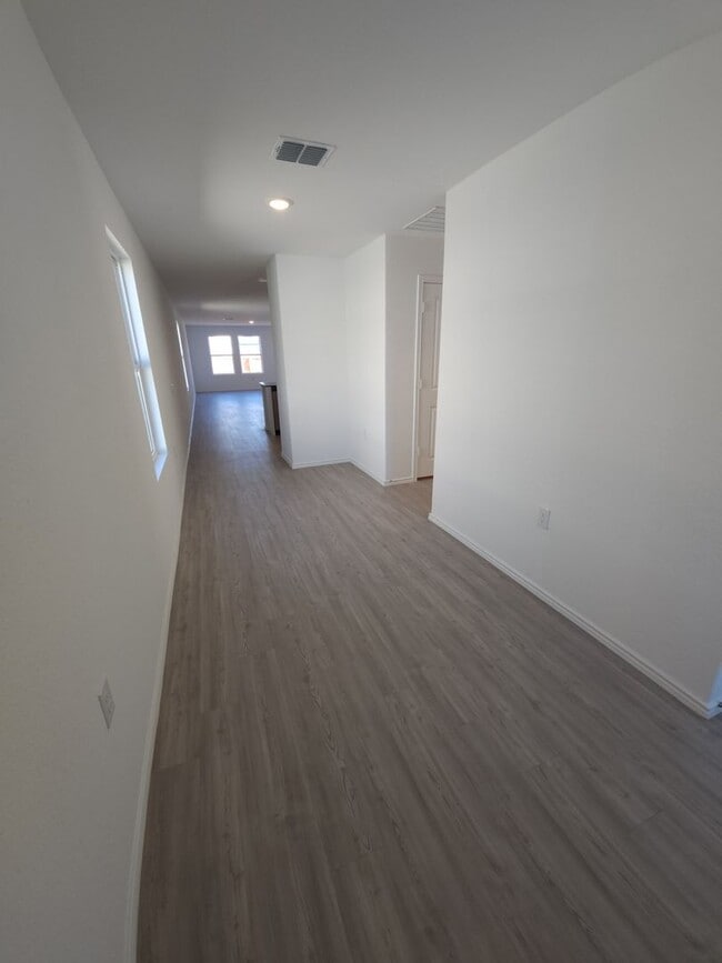 Building Photo - SA- Texas A&M Area / Vida Subdivision