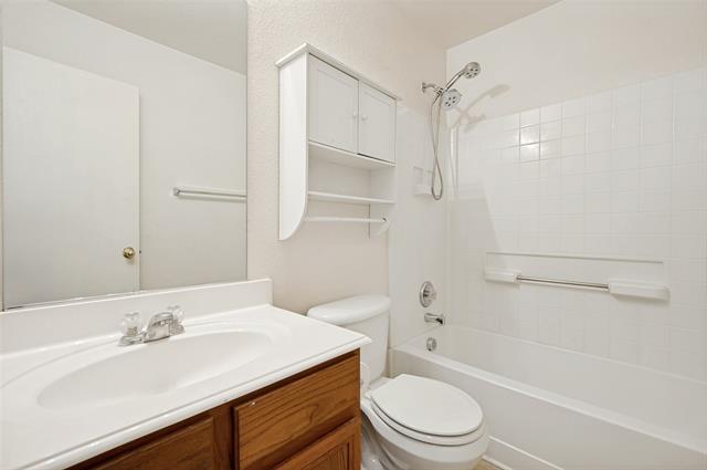Building Photo - 3705 Hermalinda Dr