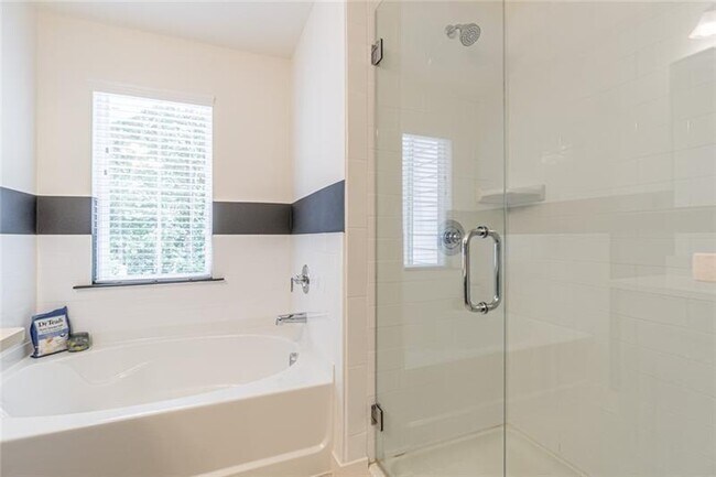 Building Photo - 5392 Brooklands Dr