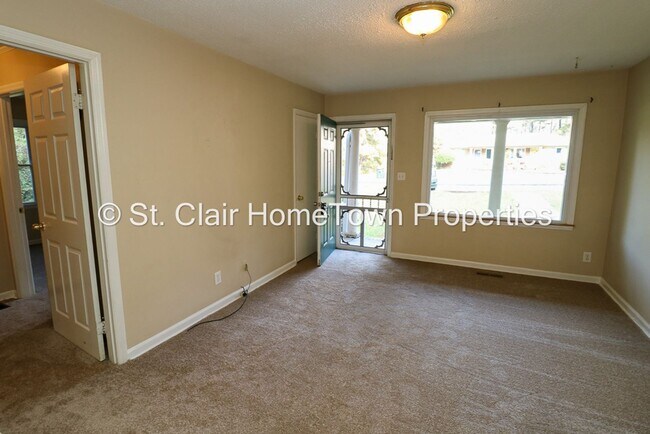 Building Photo - Cute Duplex Close to Pell City