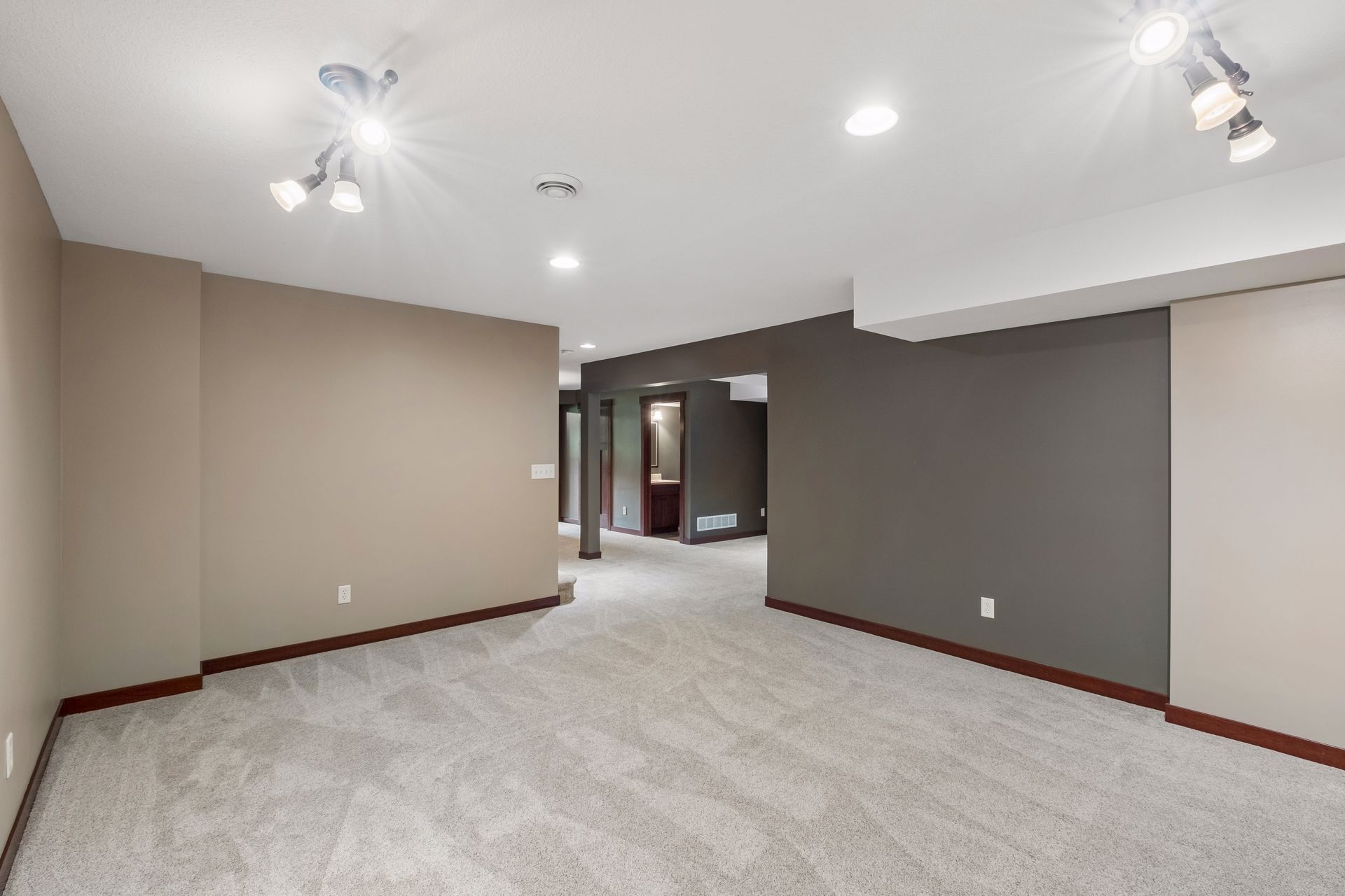 Building Photo - 14272 Grantaire Ln N