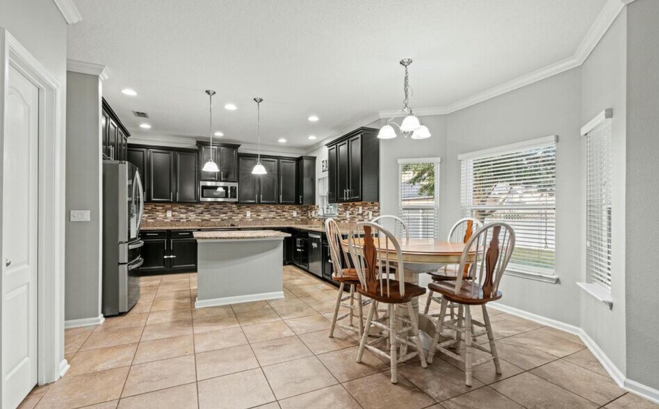 Building Photo - 904 Rose Garden Ct
