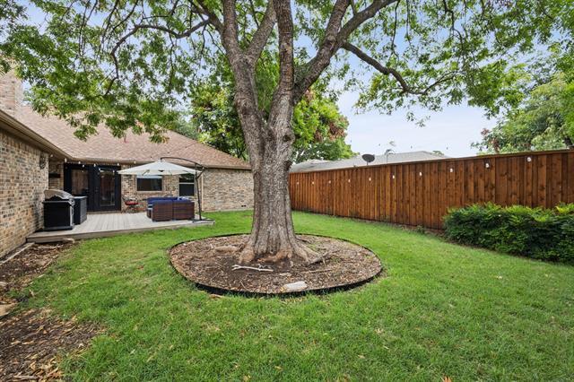 Building Photo - 9819 Edgecove Dr