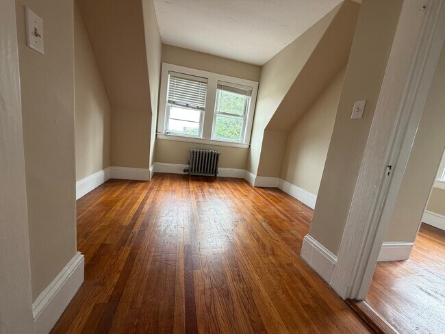Building Photo - 253 Whitwell St