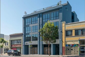 Building Photo - 1 Bed, 1 Bath SOMA Condo - Newer Bldg with...