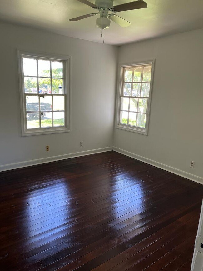 Building Photo - 22 E Lutcher Ave