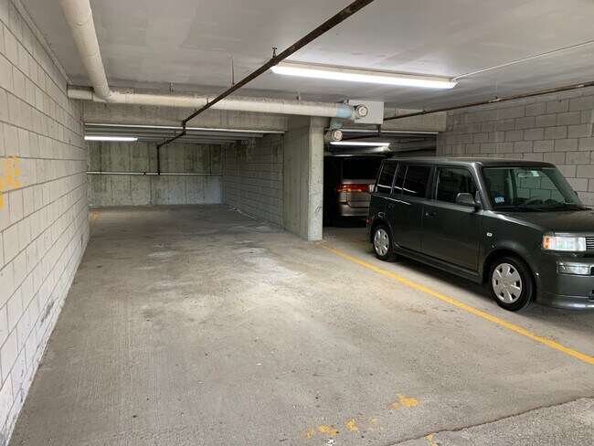 Building Photo - 100 Ledgewood Dr