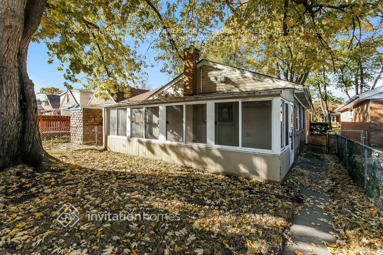 Building Photo - 10115 S California Ave