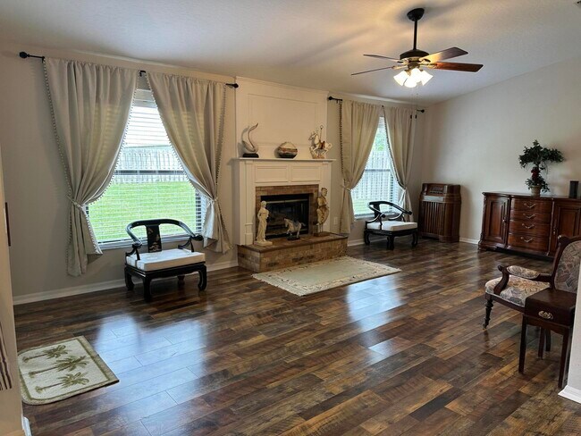 Building Photo - 1461 Wellington Cir