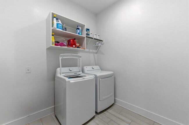 Building Photo - 111 Carolina Jasmine Dr