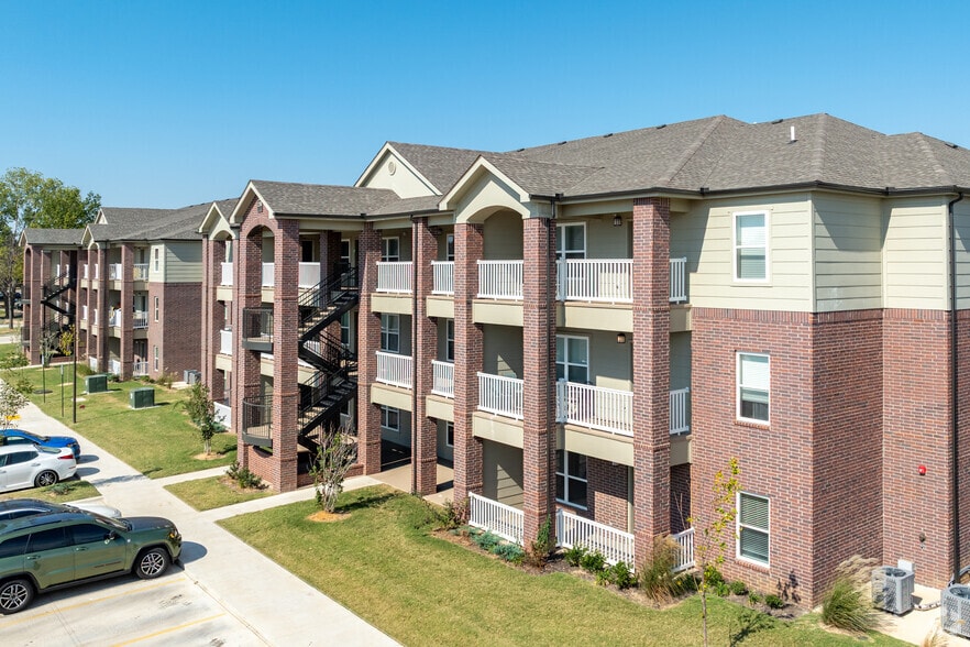Primary Photo - The Greens at Broken Arrow I, II,III, and IV