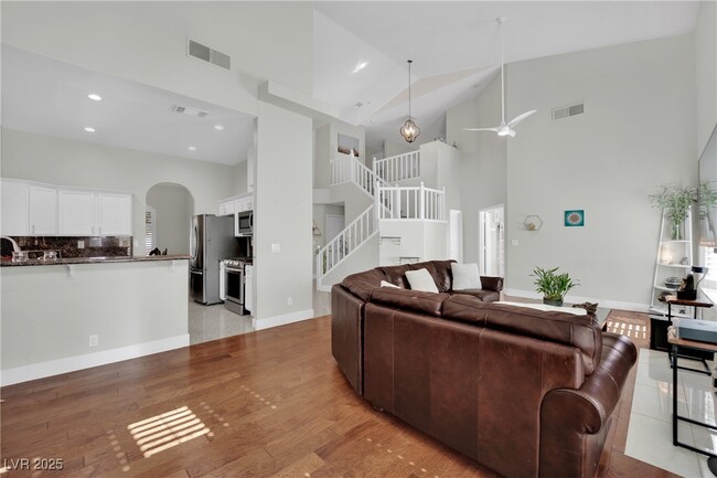 Building Photo - 2705 Meander