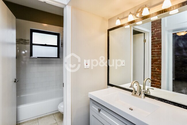 Building Photo - Fantastic 3bd/1.5ba home! Coming soon!