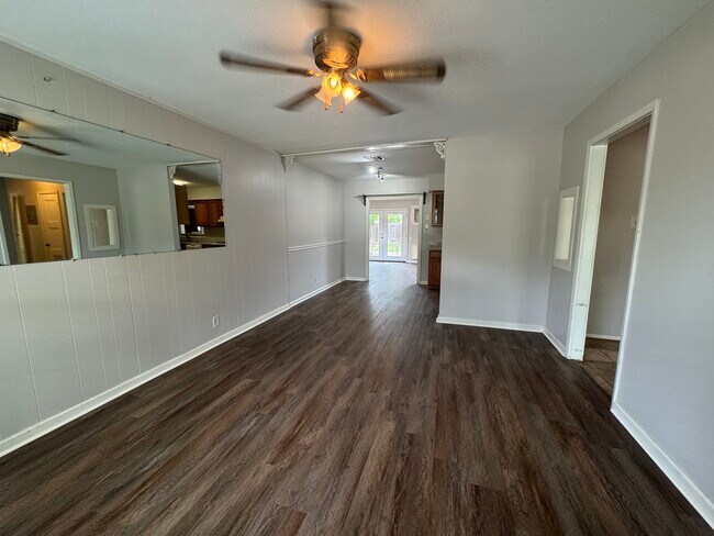 Building Photo - 275 Greenhill Pass