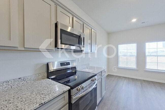 Building Photo - 2097 Banyan Cir