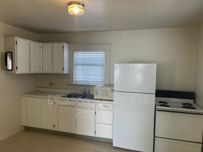 Building Photo - 54 S Wells Ave