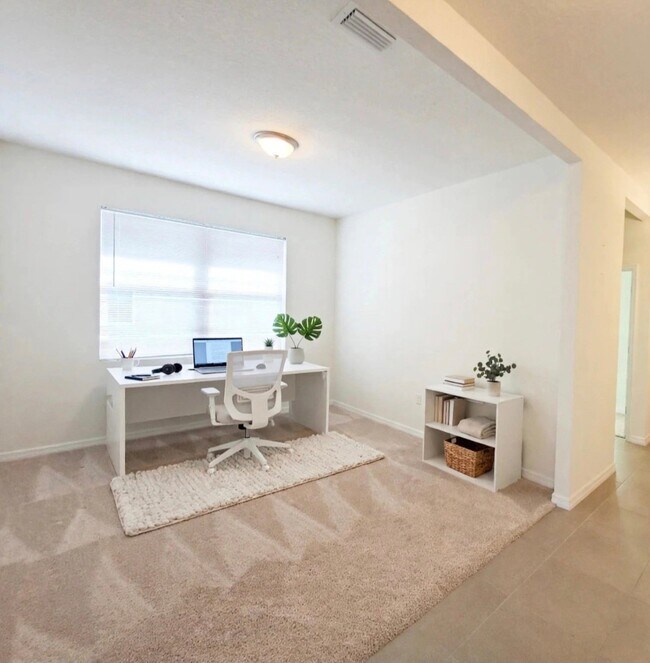 Building Photo - 17589 Garsalaso Cir