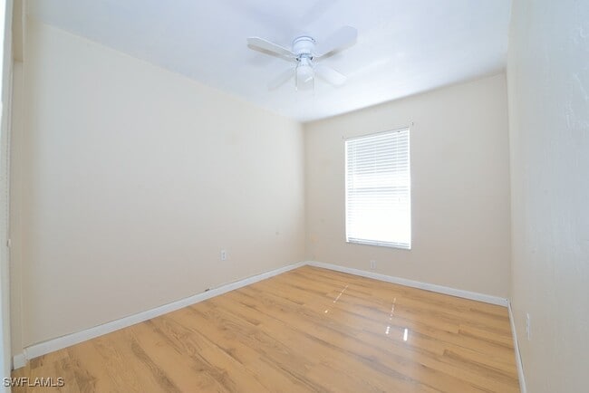 Building Photo - 1579 25th St SW